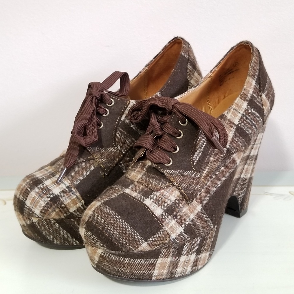 Modcloth Brown Plaid Shoes Size 6